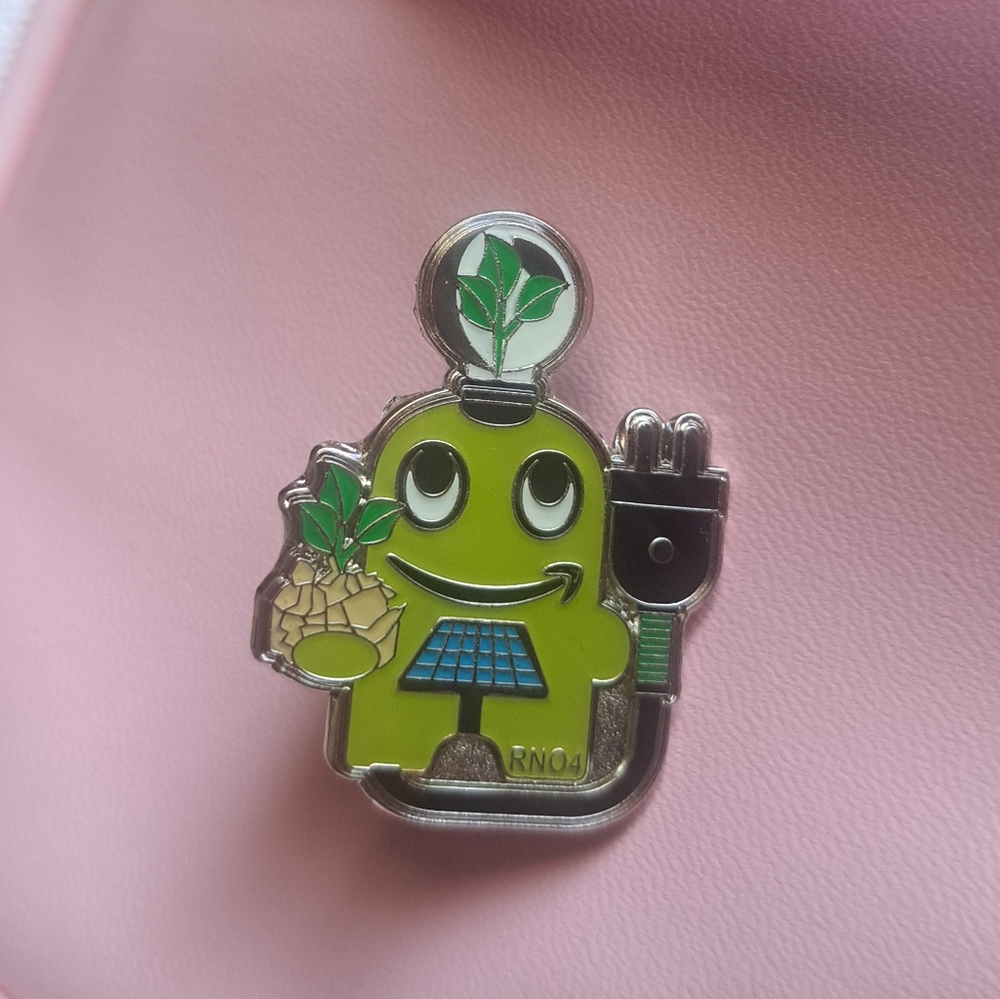 Green Solar Panel/ Sustainability Amazon Peccy Pin. New!